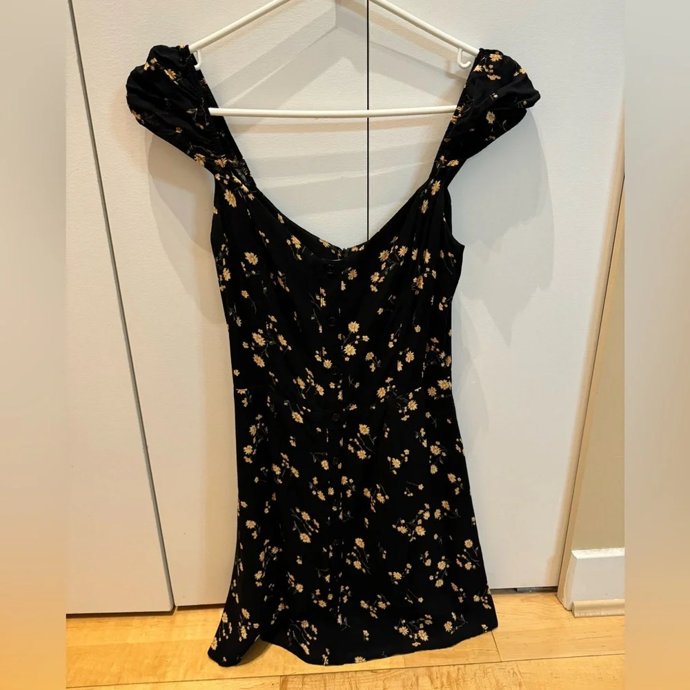 Reformation dress size 6 - Picture 1 of 4